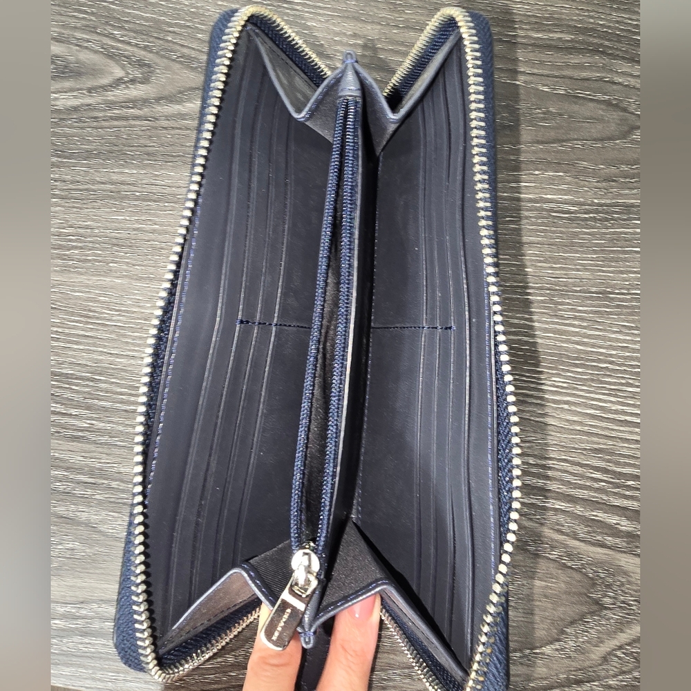 NWOT Coach Zip Around Wallet - Picture 3 of 3